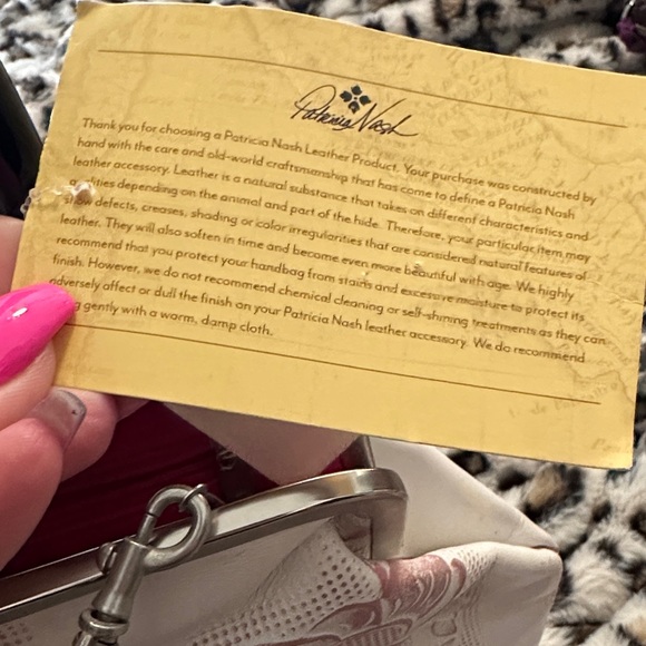 Patricia Nash Pink and White Floral Clutch - Picture 3 of 8